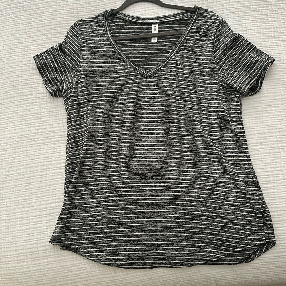 Athleta Breezy Tee